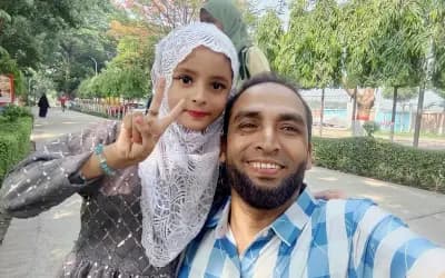 বাবা-মেয়েকে বাড়ির আঙিনায় দাফন, মৃত্যুর খবর জানানো হয়নি আহত স্ত্রী–ছেলেকে