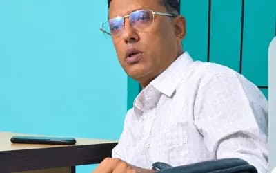 সিরাজগঞ্জের রায়গঞ্জে সরকারি প্রকল্পের খুঁটি-তার বাড়ীতে নেওয়ার অভিযোগ