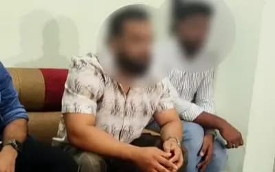 শিশুটির বাবা বললেন, ‘বিচার চাইতে মাদ্রাসায় গিয়েছিলাম, মব করতে নয়’