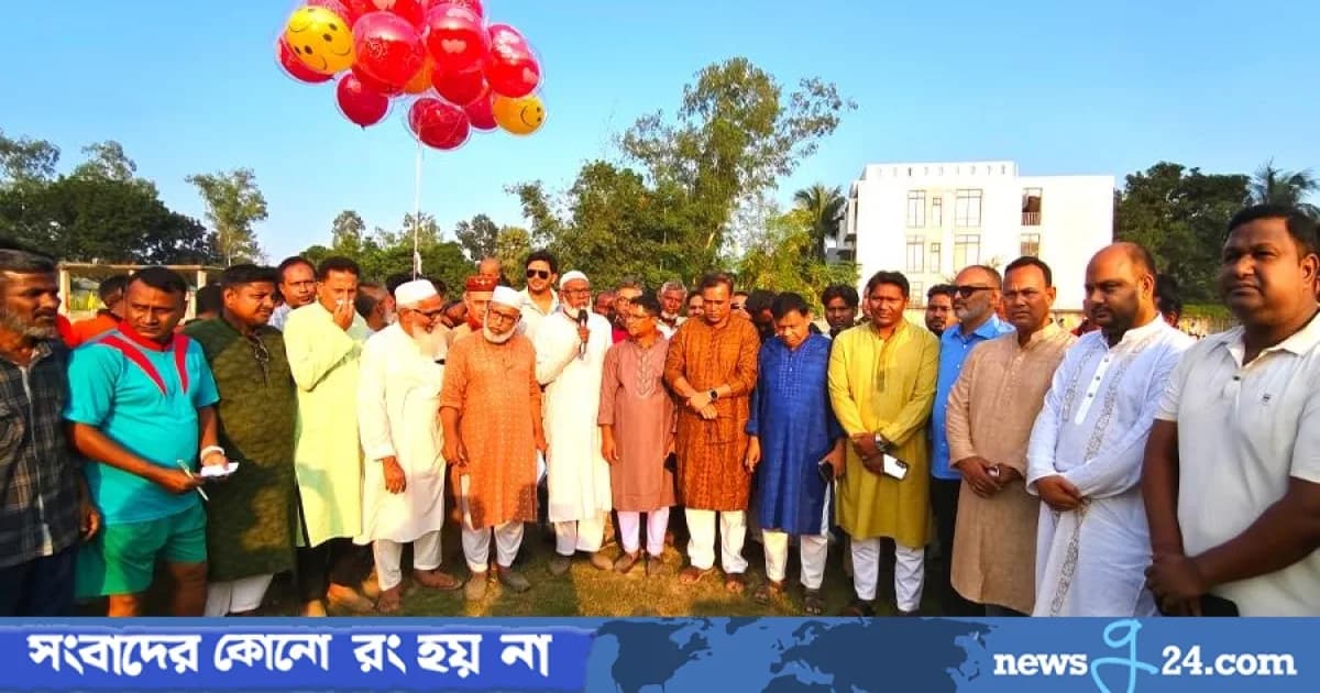শাহজাদপুরে ডা. এম এ মতিন স্মৃতি ফুটবল টুর্নামেন্টের উদ্বোধন