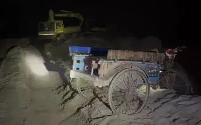 সিরাজগঞ্জে ট্রাকচাপায় অটোভ্যানের চালক নিহত