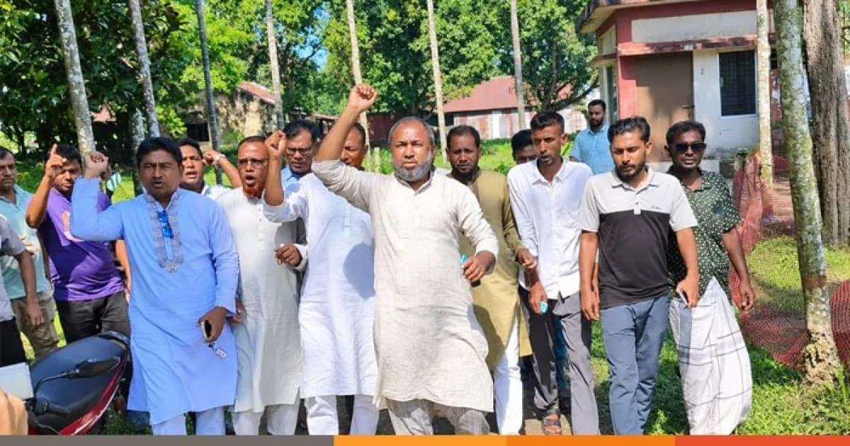 সিরাজগঞ্জের রায়গঞ্জে মৎস্য প্রকল্পের খুঁটি-তার সরানোর অভিযোগ