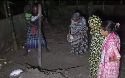 পিরোজপুরে মুক্তিযোদ্ধার দাফন ঘিরে কী হলো