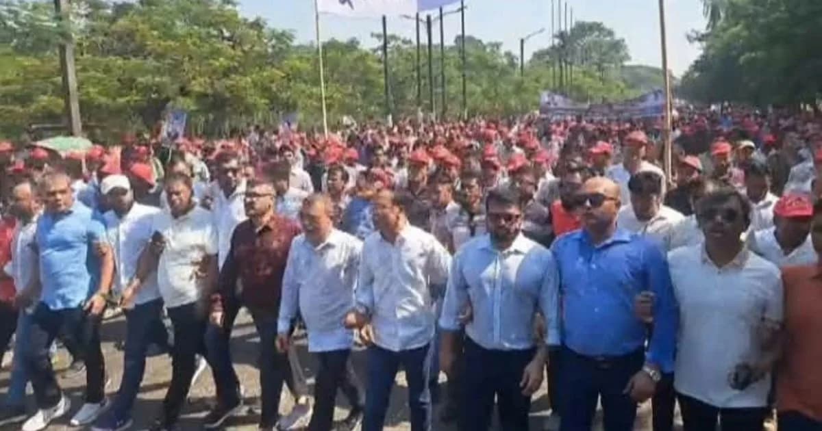যুবদলের ৪৮তম প্রতিষ্ঠাবার্ষিকীতে জিয়া উদ্যানে নেতাকর্মীদের ঢল