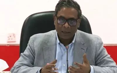 স্বাস্থ্য খাতে দুর্নীতির বিরুদ্ধে কঠোর হুঁশিয়ারি প্রতিমন্ত্রীর