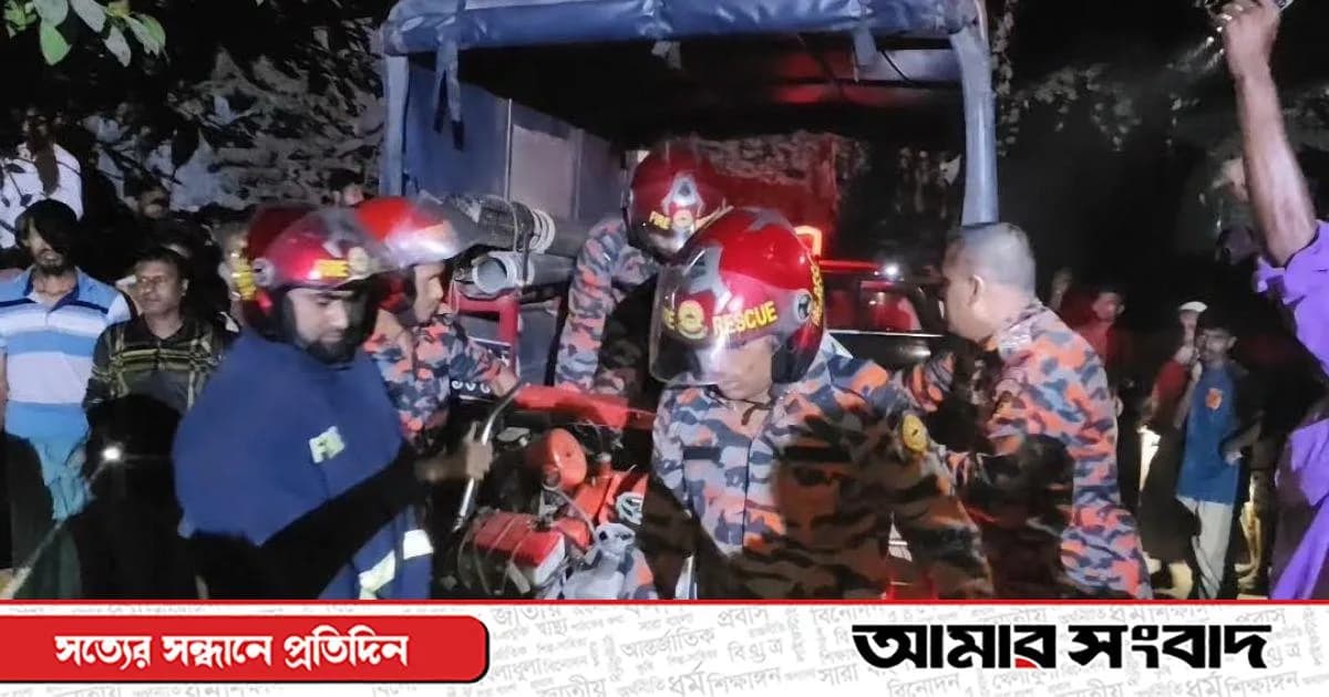 শাহজাদপুরে বসতবাড়িতে আগুন