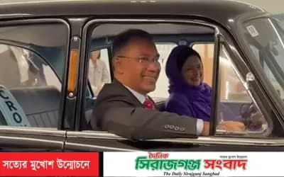 টয়োটার প্রথম প্রাইভেটকারে উঠলেন প্রধানমন্ত্রী