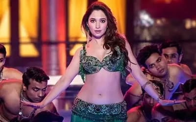 ‘দুধের মতো ফরসা শরীর’, অভিনেতার মন্তব্যে তামান্নার জবাব