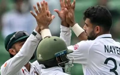 লাঞ্চের আগে নাঈমের আঘাত, ওয়েস্ট ইন্ডিজ এখনও ৫৯ রানে পিছিয়ে