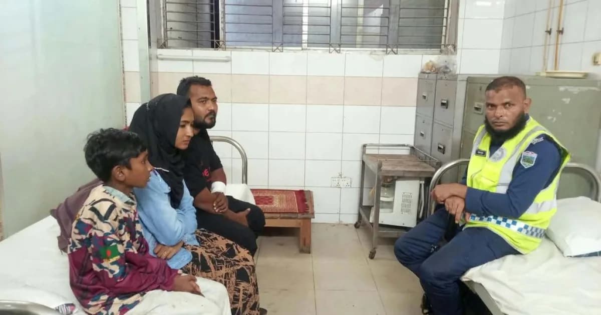 সিরাজগঞ্জে ভুয়া এনএসআই পরিচয় দিয়ে প্রতারণা, হাসপাতাল থেকে আটক