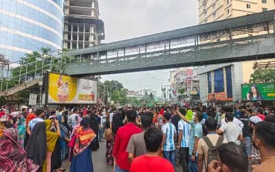 ৩০ হাজার টাকা বেতনের দাবিতে মিরপুর ১০ নম্বরে আবারও পোশাকশ্রমিকদের অবরোধ