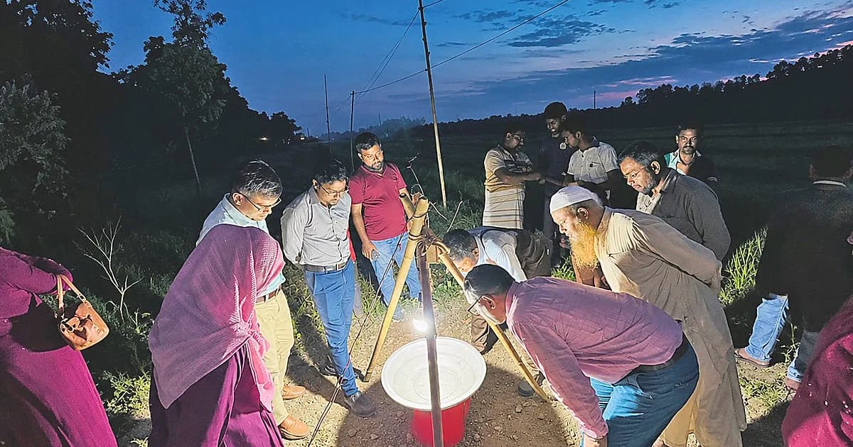 আলোক ফাঁদ নিয়ে কৃষকদের আগ্রহ আছে, তবে আস্থা নেই