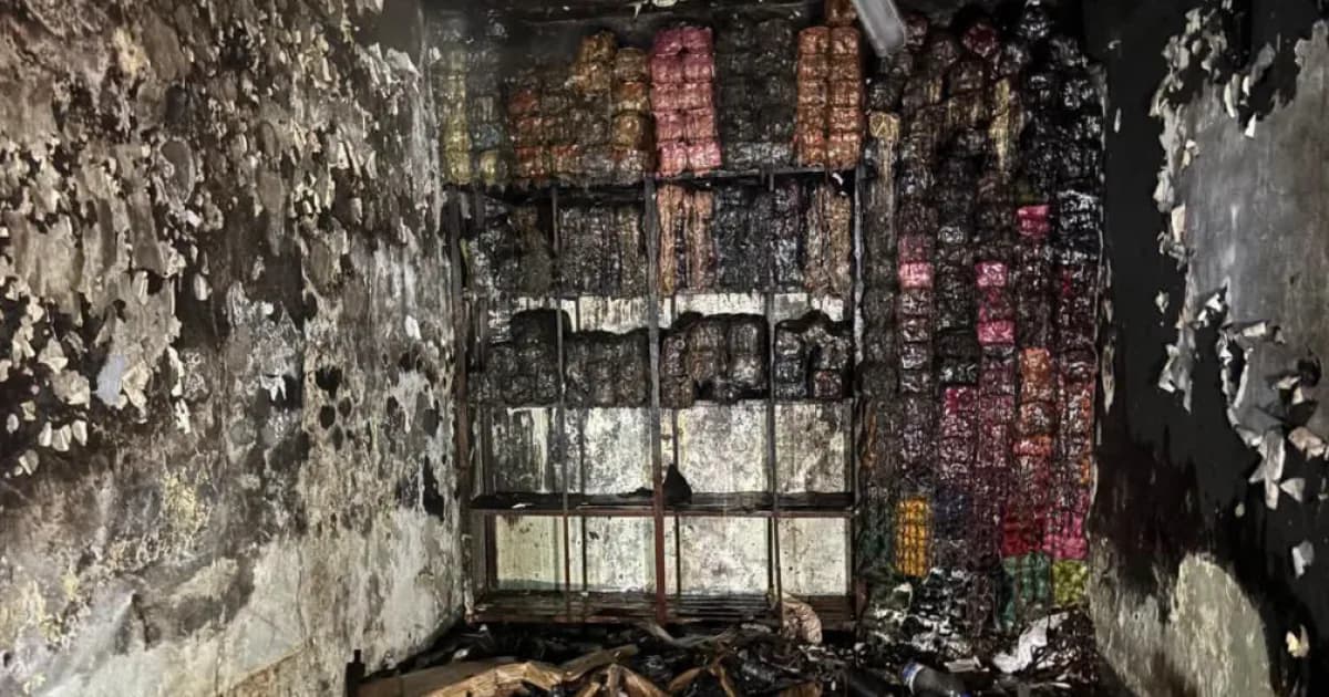 শাহজাদপুরে অগ্নিকাণ্ডে সুতার দোকান পুড়ে ছাই; দগ্ধ এক