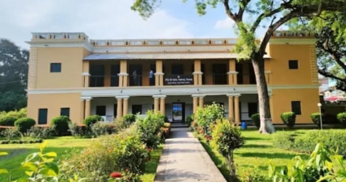 বিশ্বকবির মহাপ্রয়াণ দিবসে কাছারি বাড়িতে নীরবতা
