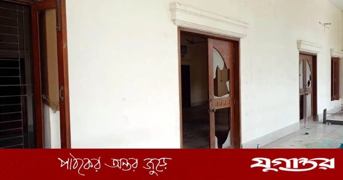 রবীন্দ্র কাছারি বাড়িতে ভাঙচুর, গ্রেফতার ২