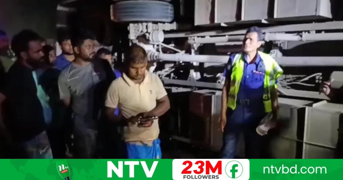 সিরাজগঞ্জে ট্রাকের ধাক্কায় বাসচালকসহ নিহত ২