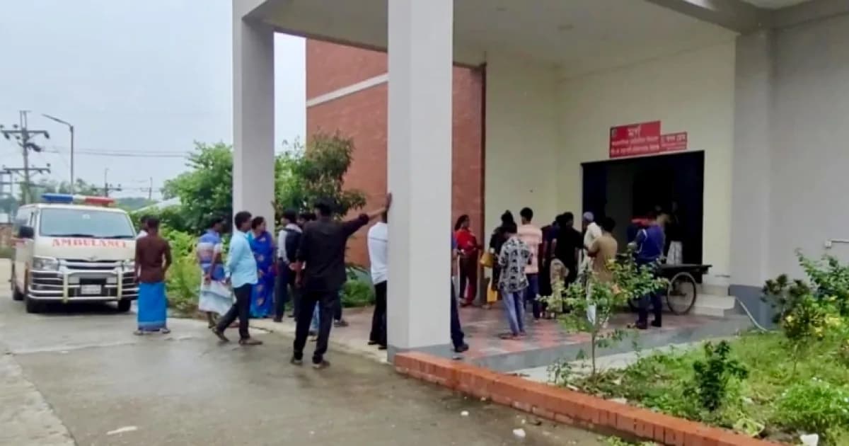 সিরাজগঞ্জে ট্রাকের ধাক্কায় নিহত ২, আহত ১০