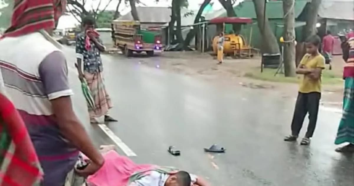 তাড়াশে বাসের চাপায় পথচারী নিহত