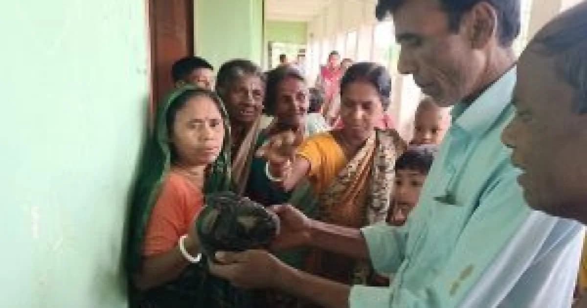 তাড়াশে পুকুর সংস্কার করতে গিয়ে মিলল বিষ্ণু মূর্তি
