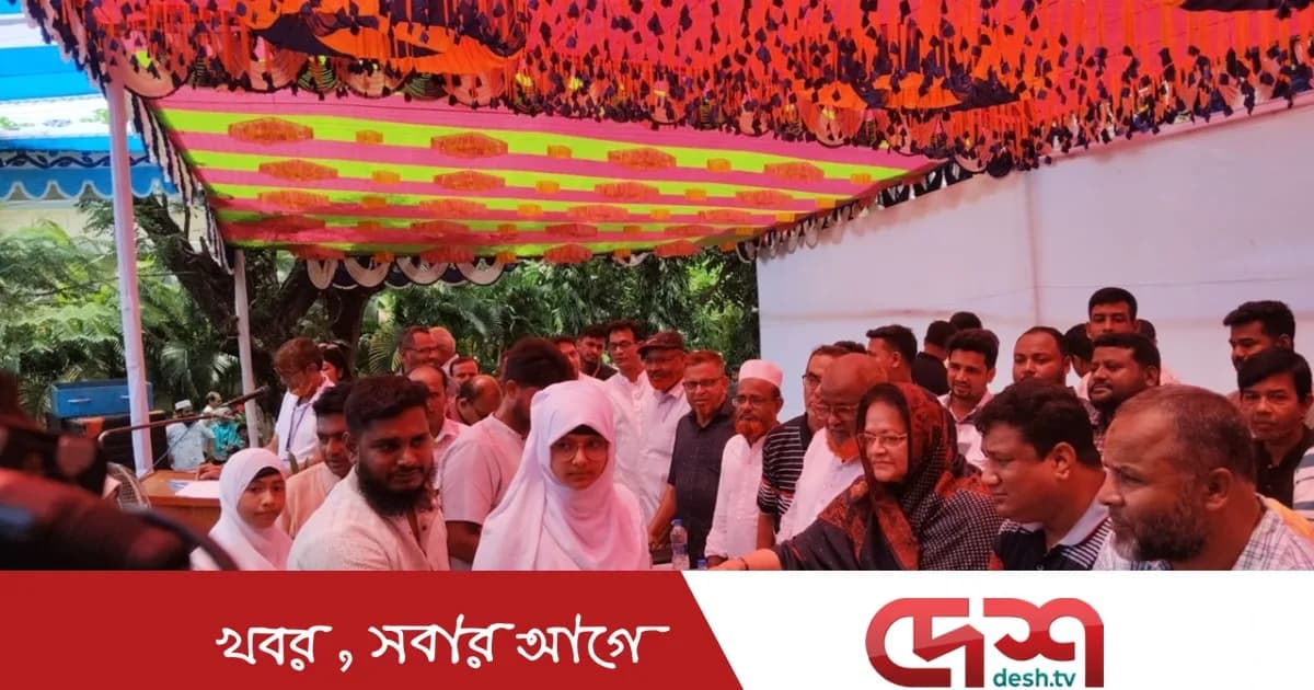 সিরাজগঞ্জে বৃত্তিপ্রাপ্ত শিক্ষার্থীদের সংবর্ধনা ও গাছের চারা বিতরণ
