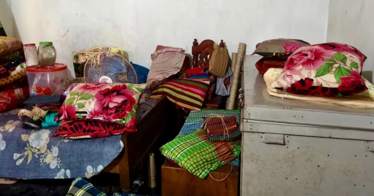 সিরাজগঞ্জে ব্যবসায়ীর বাড়িতে ঢুকে নারীকে বেঁধে লুটপাটের অভিযোগ