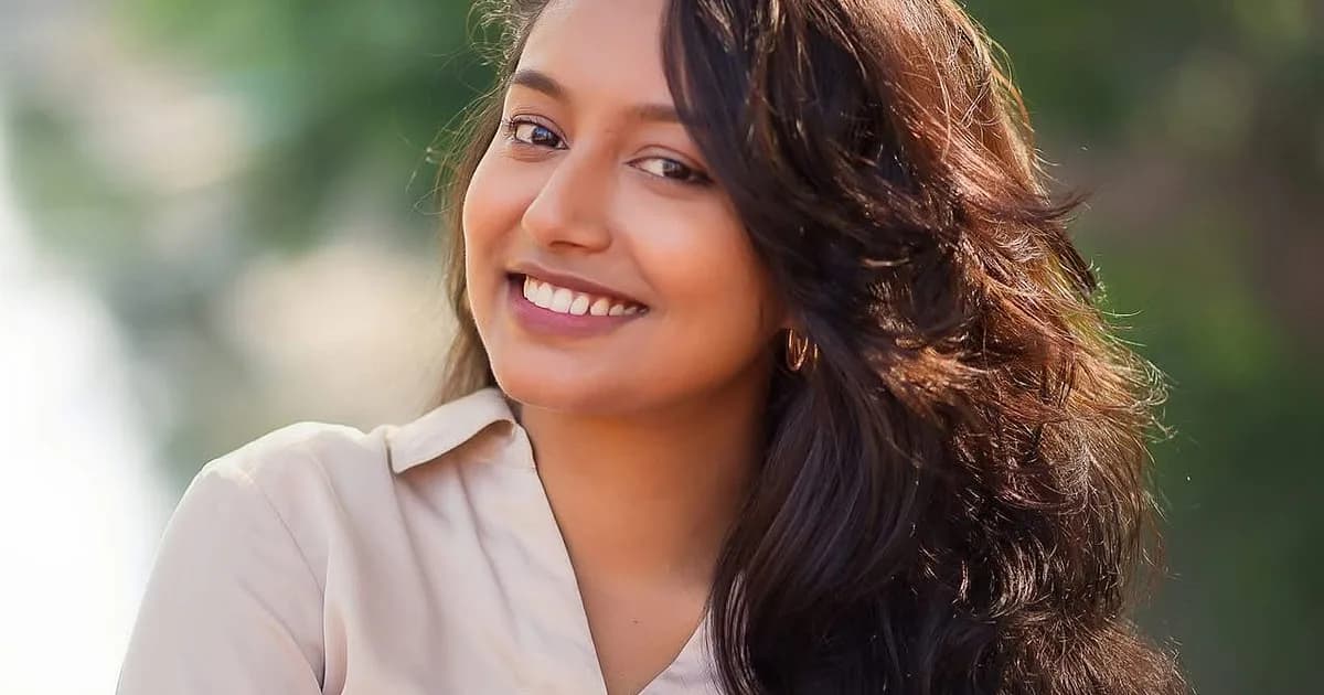 তরুণ অভিনেত্রী ইভাকে কতটা চেনেন