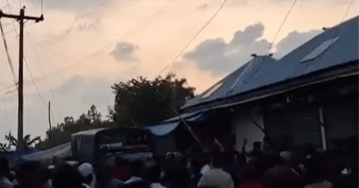 সিরাজগঞ্জে এমপি আয়নুলের গাড়িতে হামলা-ভাঙচুর, অভিযোগ জামায়াত-এনসিপি
