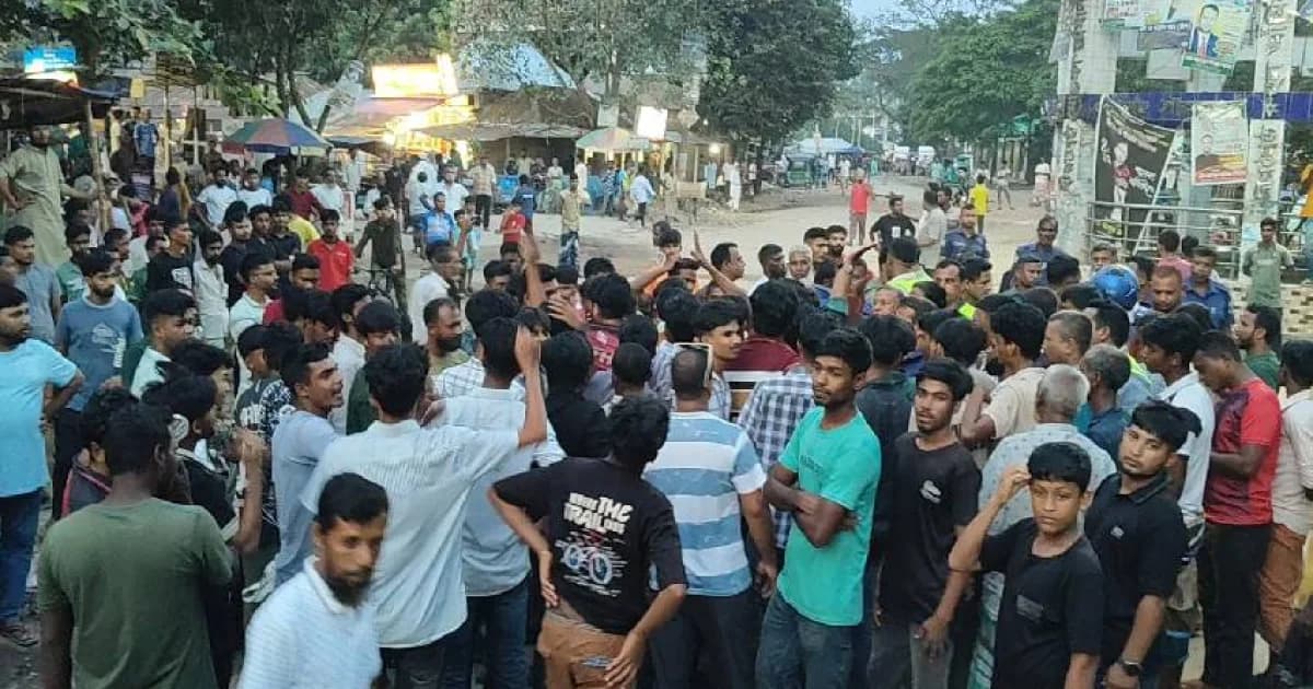 সিরাজগঞ্জে বিএনপি এমপি ভিপি আয়নুল হকের গাড়িতে হামলা, ভাঙচুর