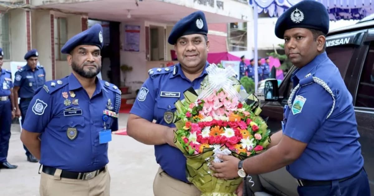 সিরাজগঞ্জে মাদক,সাইবার অপরাধ,সন্ত্রাস ও উগ্রবাদ প্রতিরোধে কমিউনিটি পুলিশিং সভা অনুষ্ঠিত