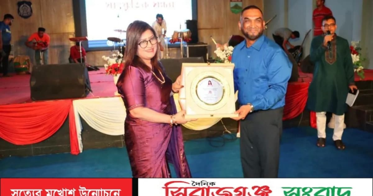সিরাজগঞ্জে পুলিশ লাইন্সে সুরের মূর্ছনায় মনোমুগ্ধকর সাংস্কৃতিক সন্ধ্যা অনুষ্ঠিত