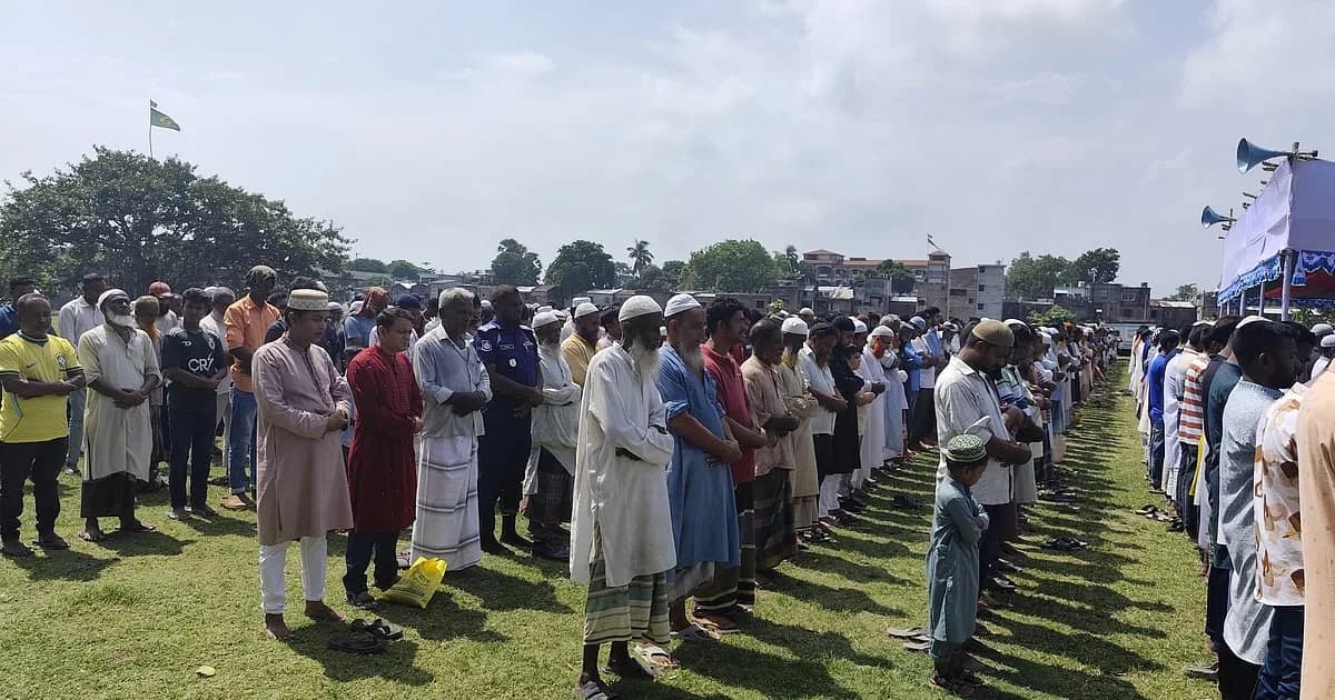 সৌদি আরবে অগ্নিকাণ্ডে নিহত: আত্রাইয়ে একসঙ্গে সাতজনের জানাজা