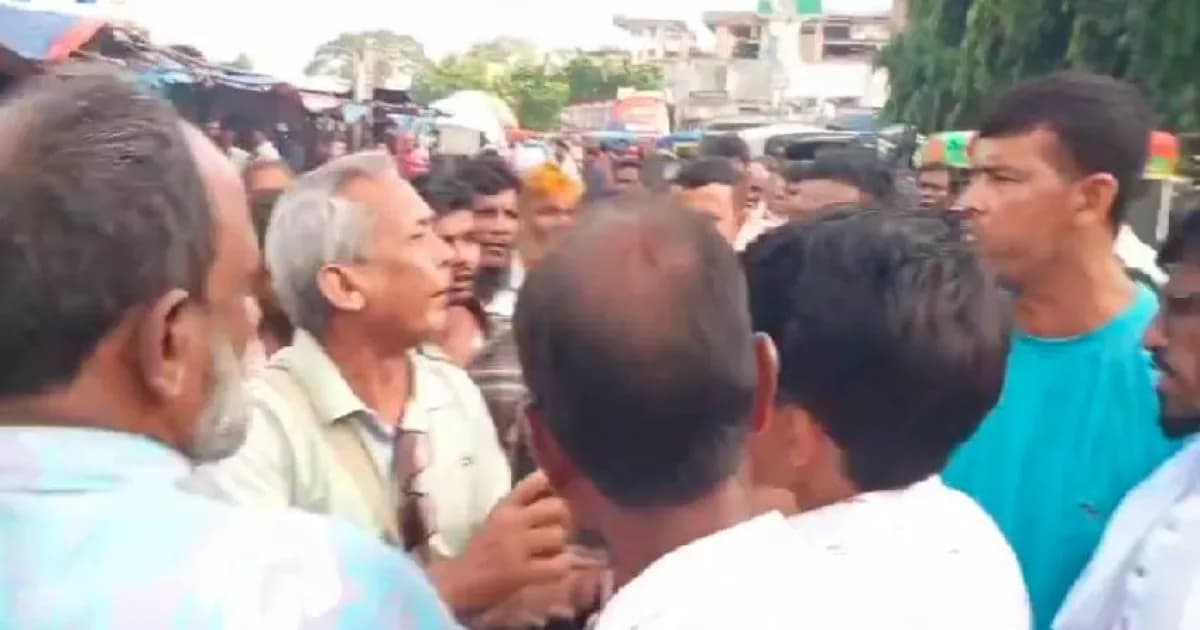 সিরাজগঞ্জে বাসদের মানববন্ধনে অতর্কিত হামলা, জেলা আহ্বায়কসহ আহত ৬