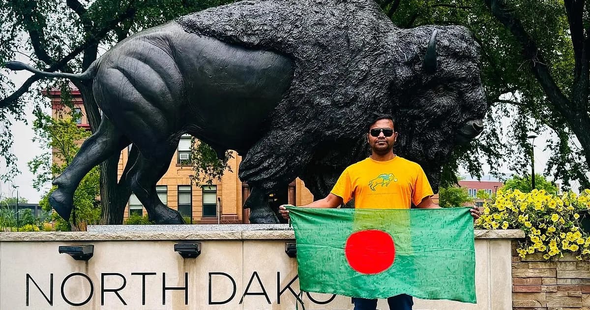 একটানা এক ঘণ্টাও পড়তে না পারা আরিফের যুক্তরাষ্ট্র পড়ার স্বপ্ন পূরণ হুমায়ূন আহমেদের বইয়ে
