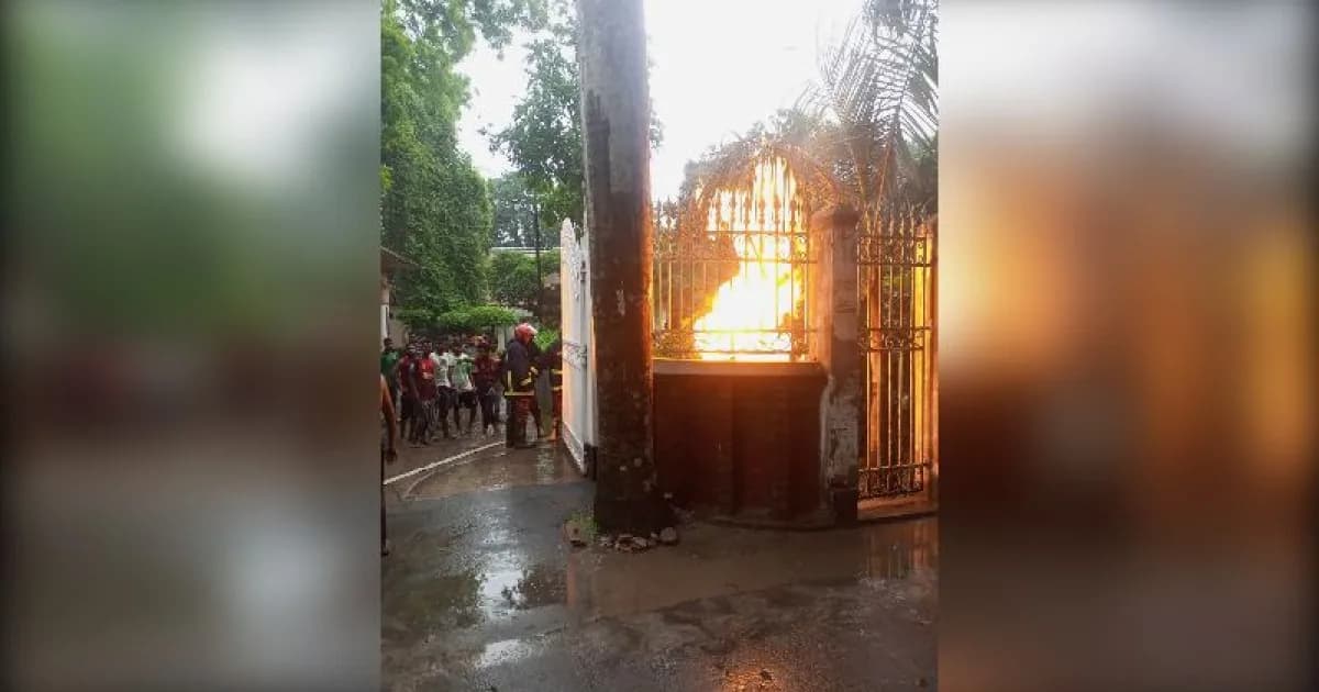 বজ্রপাতে সিরাজগঞ্জে বিদ্যুৎমন্ত্রী টুুকুর বাড়িতে আগুন