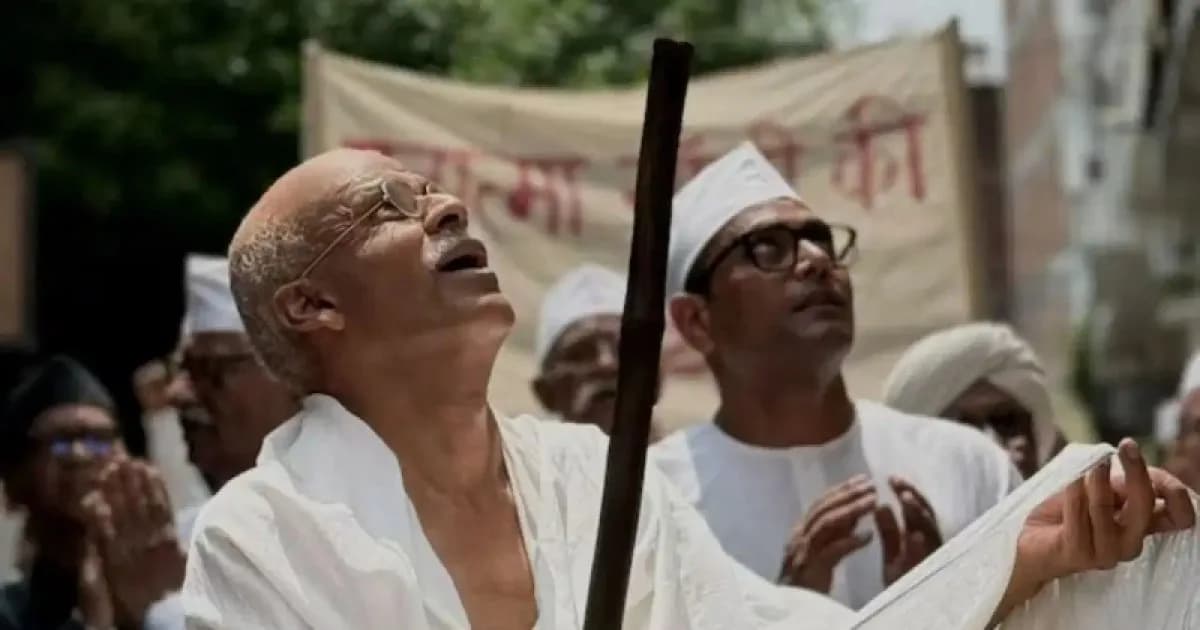 মহাত্মা গান্ধীর ২১ দিনের গল্পে সিনেমা, গান্ধীর লুকের প্রশংসায় মনোজ বাজপেয়ি