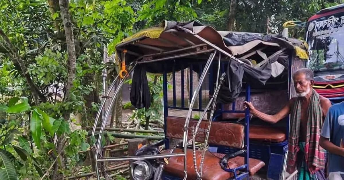 মৃত্যুর খবর শুনে আত্মীয়ের বাড়িতে যাওয়ার পথে দুর্ঘটনায় গৃহবধূ নিহত