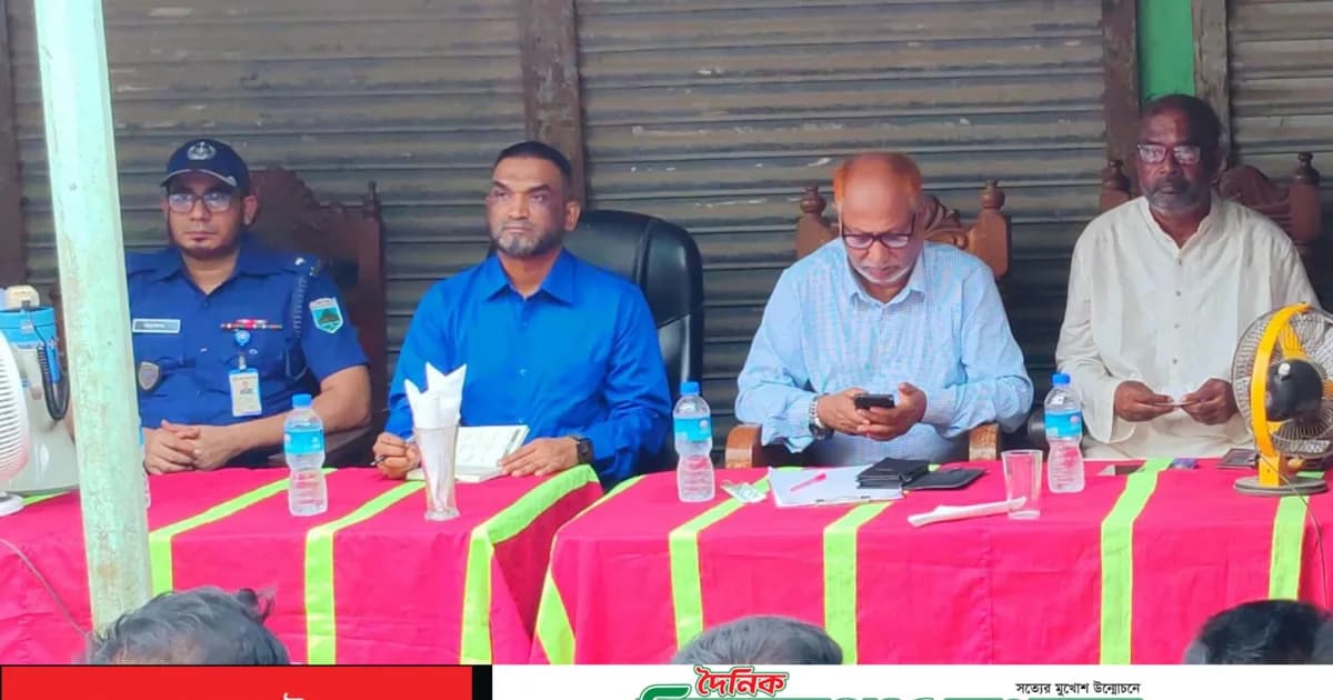 তাড়াশে জনবান্ধব পুলিশিং নিশ্চিতে পুলিশ সুপারের উঠান বৈঠক