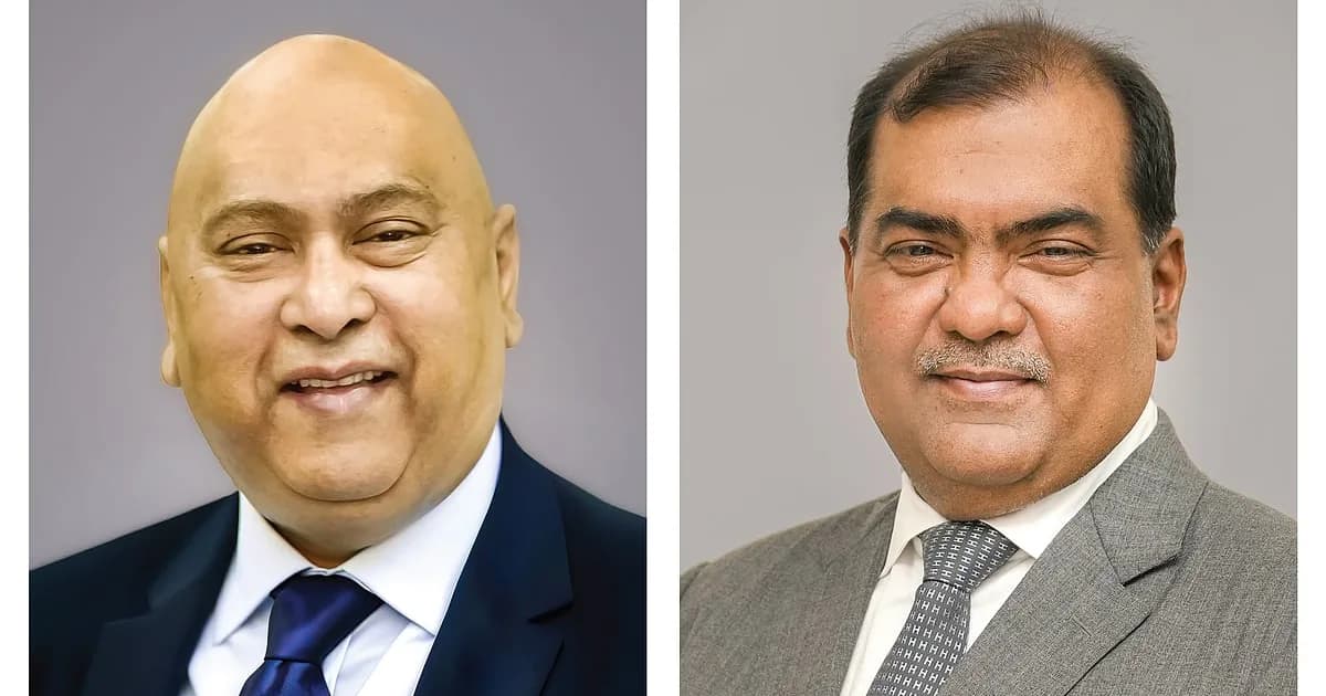 এআইইউবির ট্রাস্টি বোর্ডের চেয়ারম্যান হাসানুল এ হাসান, ভাইস চেয়ারম্যান ইশতিয়াক আবেদীন