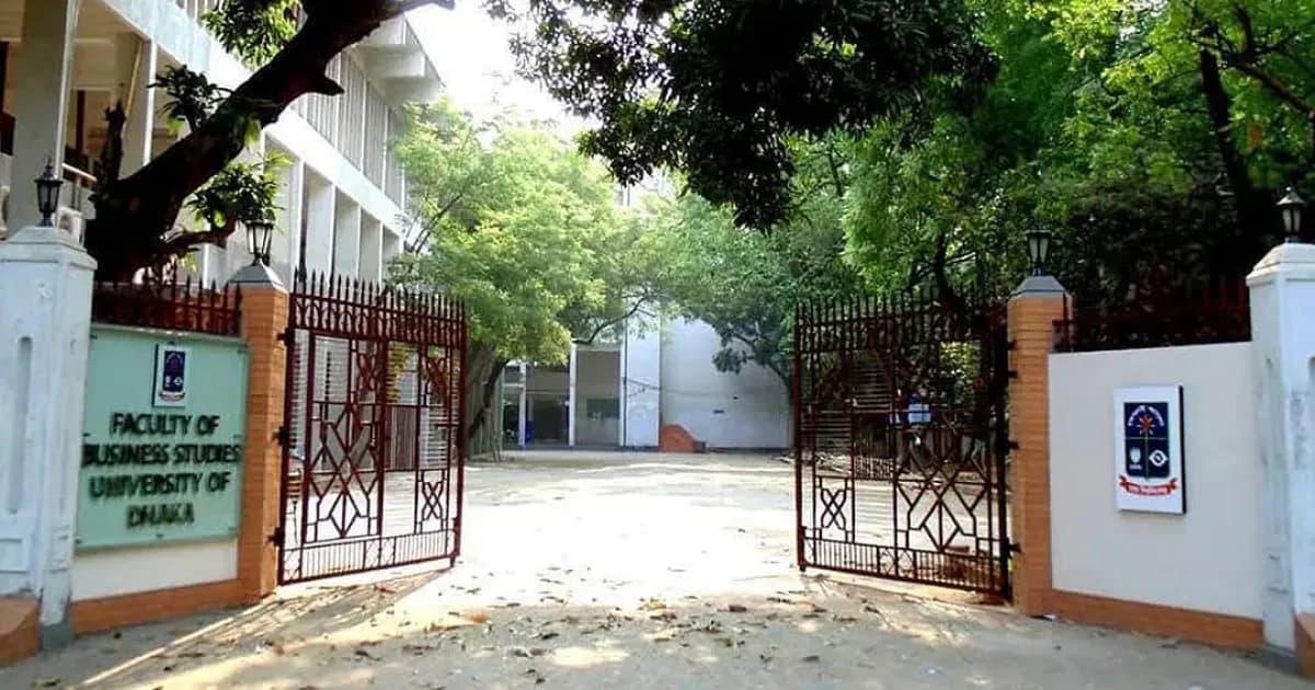 নতুন লিফটের ব্যবস্থা করার দাবি ডাকসুর, ডিন বললেন ‘মিথ্যাচার’