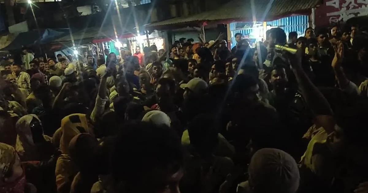 নারায়ণগঞ্জে সাবেক কাউন্সিলরকে গ্রেপ্তার করতে গিয়ে বাধার মুখে পুলিশ, ফিরে গেল আসামি ছাড়াই