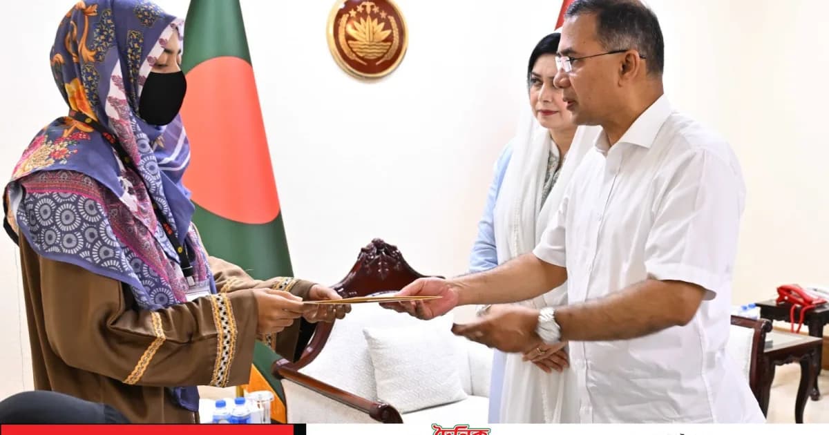 হাটহাজারীতে গোলা বিস্ফোরণে শহীদ সেনাসদস্যদের পরিবারকে প্রধানমন্ত্রীর আর্থিক সহায়তা