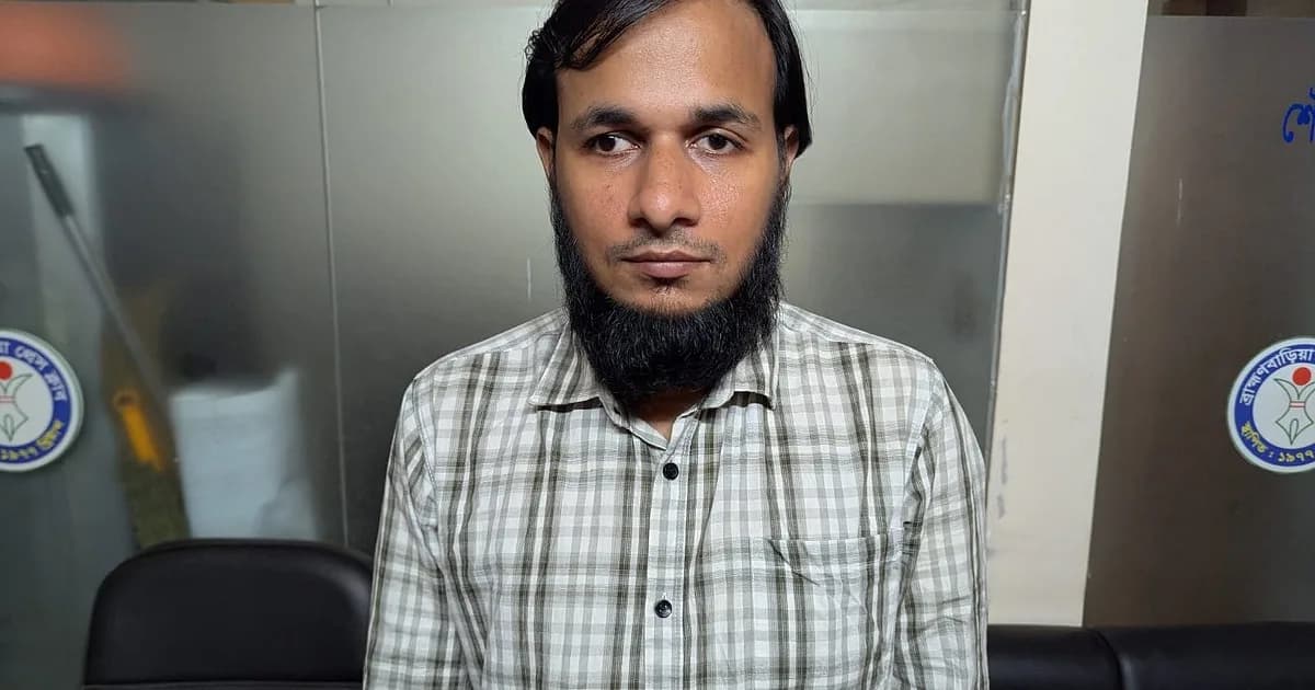 করুণা নয়, মেধা ও যোগ্যতার ভিত্তিতে একটি চাকরি চান দৃষ্টিপ্রতিবন্ধী মিজান