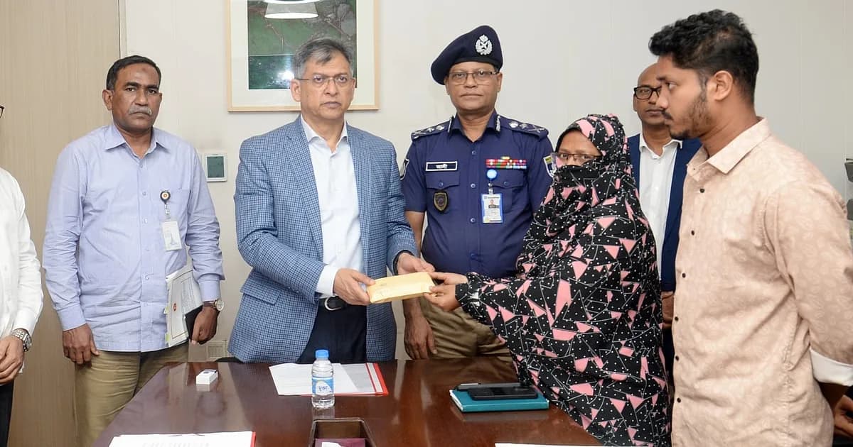 সাভারে এসআই আলতাফ হত্যাকাণ্ডে জড়িতদের গ্রেপ্তারের নির্দেশ স্বরাষ্ট্রমন্ত্রীর