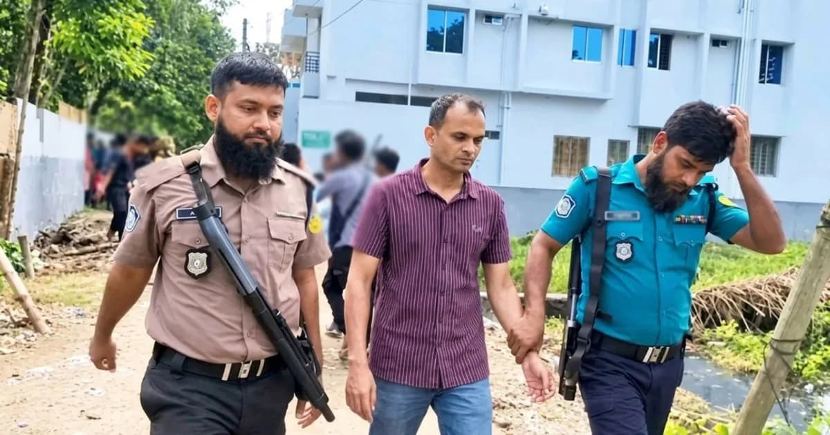 নারীসহ আটক সেই পুলিশ কর্মকর্তাকে ছেড়ে দিয়েছে