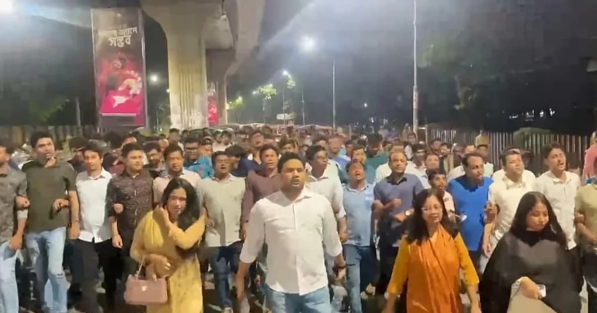 নিষিদ্ধ আওয়ামী লীগের অগ্নিসন্ত্রাস ও নৈরাজ্যের বিরুদ্ধে ছাত্রদলের বিক্ষোভ