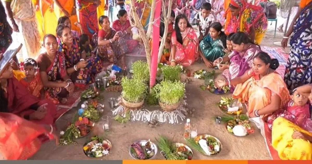 সিরাজগঞ্জে ক্ষুদ্র নৃগোষ্ঠী মাহাতো সম্প্রদায়ের ঐতিহ্যবাহী ‘করম পরব’ উদযাপন