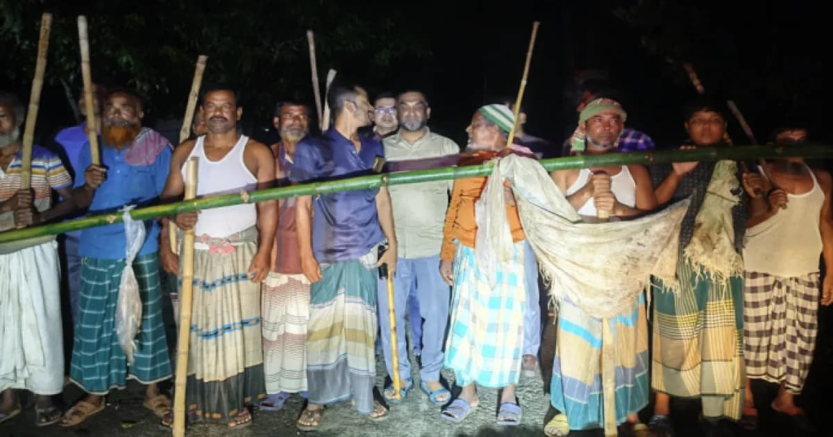 রায়গঞ্জে গরু চুরি ঠেকাতে ১২ বাঁশকল