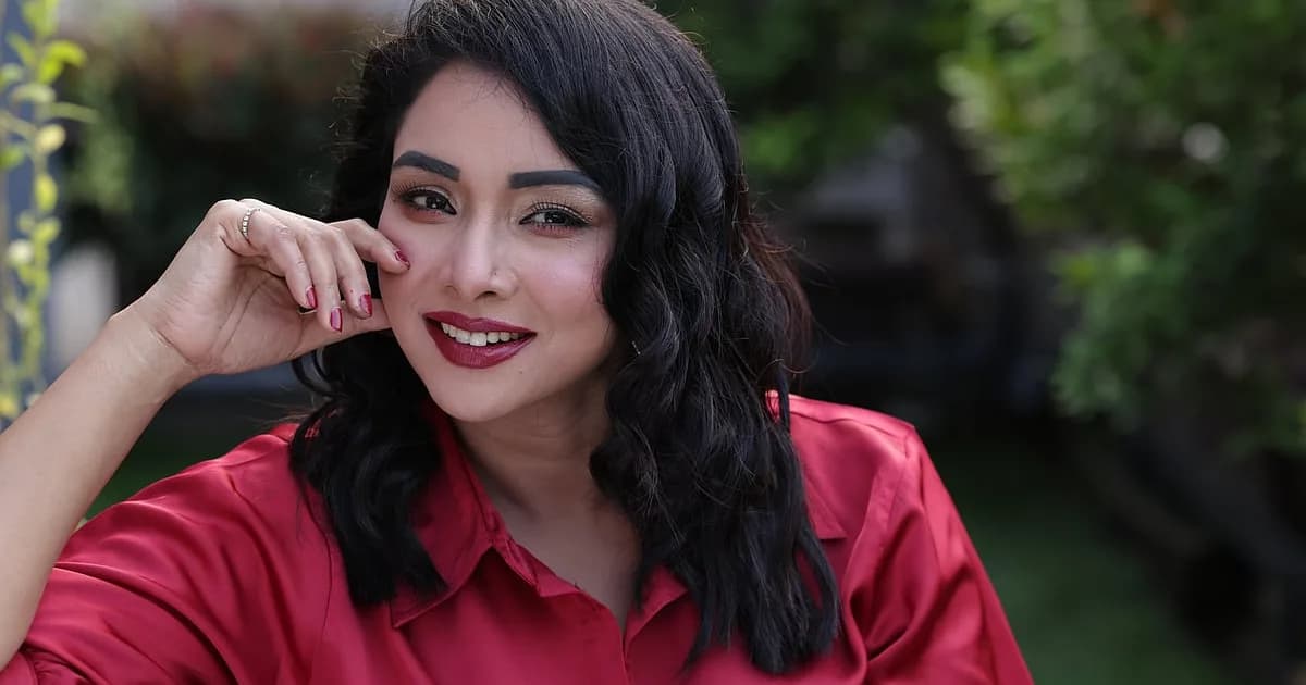 মানুষ আদতে পুরোপুরি মনীষী নয়, দানবও নয়