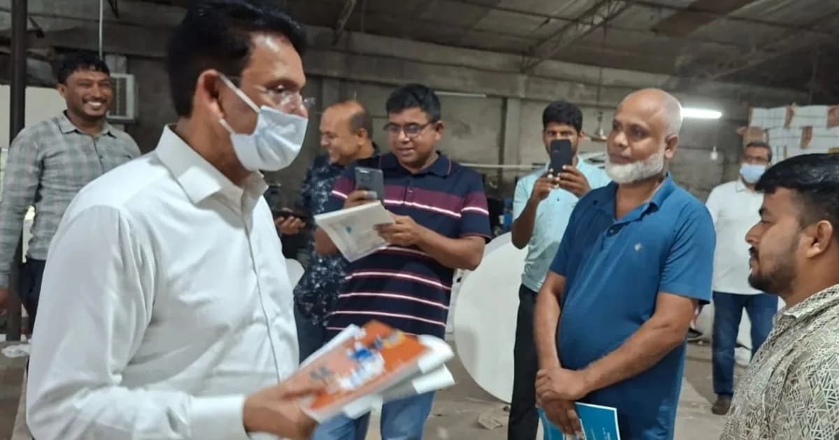 মধ্যরাতে রাজধানীর ৬ প্রেসে শিক্ষামন্ত্রীর আকস্মিক পরিদর্শন