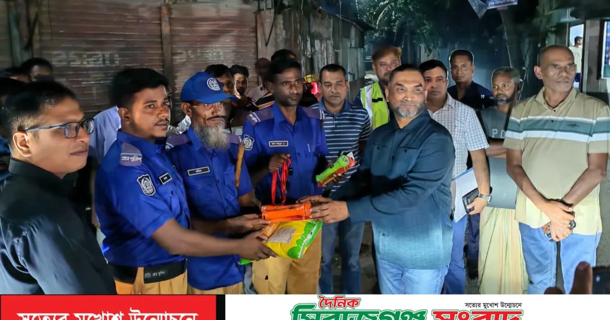 অপরাধ নিয়ন্ত্রণে উল্লাপাড়ায় পুলিশ সুপারের মতবিনিময়, বাঁশকল পরিদর্শন ও সরঞ্জাম বিতরণ